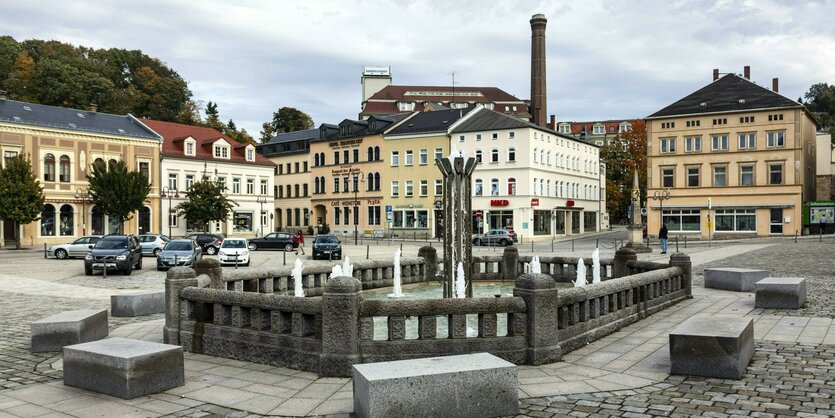 Marktplatz mit alten Gebäuden