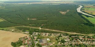 Blick aus der Luft auf Bad Freienwalde und die Oder