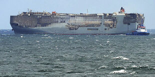 Der Autofrachter «Fremantle Highway» in der Nordsee.