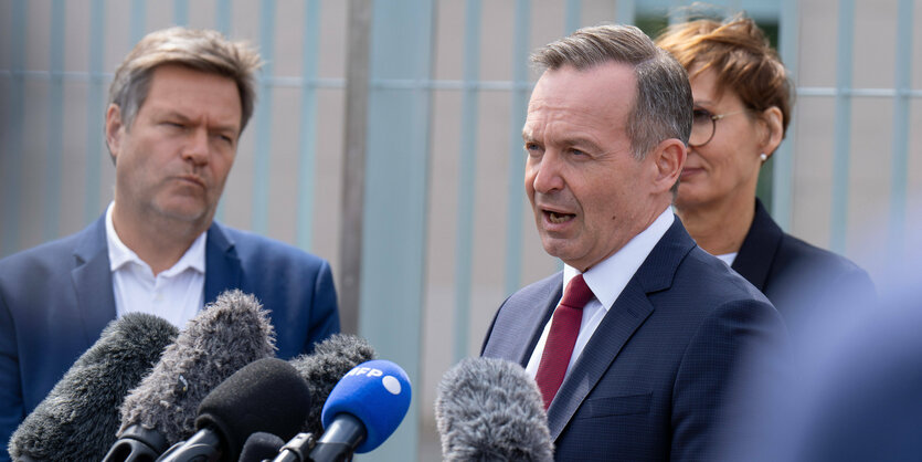 Minister Habeck, Wissing und Stark-Watzinger bei einer Pressekonferenz.