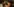 die zwei Protagonisten des Films schauen sich verliebt in die Augen