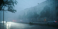 Starker Regen in einer Straße