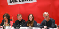 Die Linken-Politiker:innen Amira Mohamed Ali, Martin Schirdewan, Janine Wissler und Dietmar Bartsch auf einem Podium.