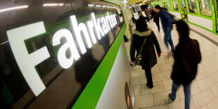 Fahrkartenautomat an einer U-Bahn-Haltestelle