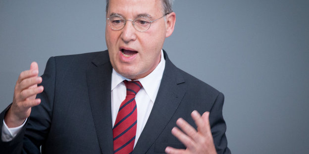Gregor Gysi spricht im Bundestag