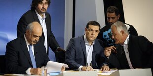 Bei der TV-Debatte: Vangelis Meimarakis (links) und Alexis Tsipras (rechts).