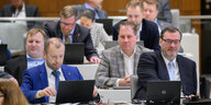 Die Fraktion der AfD mit Stefan Marzischewski-Drewes, Klaus Wichmann, Jens-Christoph Brockmann und Peer Lilienthal sitzt im niedersächsischen Landtag.