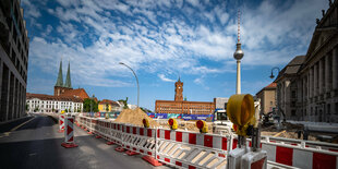 Berlin Mitte Baustelle neues Quartier Molkenmarkt hinter Rotes Rathaus sowie Nikolai-Viertel an Grunerstraße / Spandauer Straße / Stralauer Straße