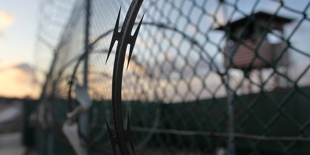 Zaun und Stacheldraht in Guantanamo