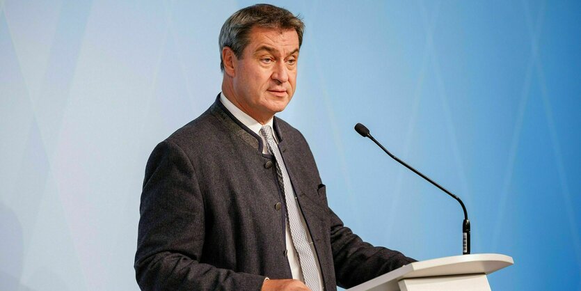 Markus Söder spricht auf der Pressekonferenz