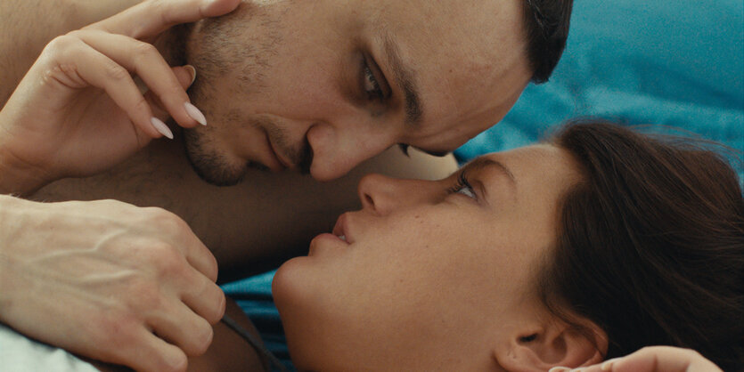 Franz Rogowski und Adele Exarchopoulos beim Sex in "Passages"