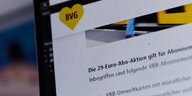 Das Foto zeigt eine Internetseite des Berliner Verkehrsunternehmens BVG mit Hinweisen zum 29- Euro-Ticket