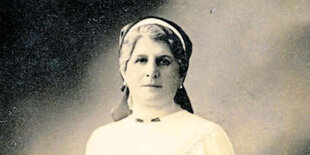 Hedwig Rosenbaum in einer Schwesternuniform