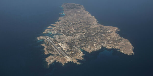 Luftaufnahmen über Lampedusa