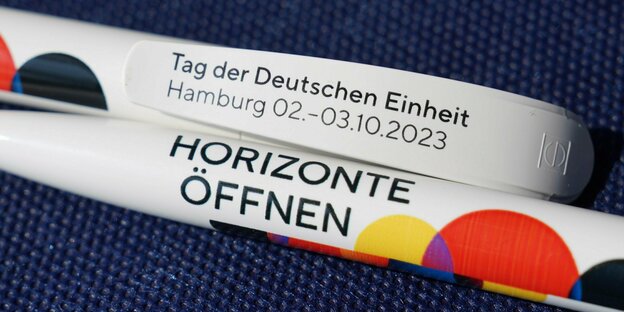 Kugelschreiber mit Werbung für die Feier zum Tag der Deutschen Einheit in Hamburg