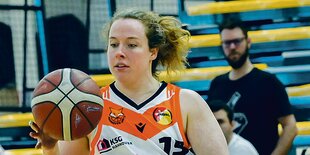 Vanessa Erskine spielt Rollstuhlbasketball.