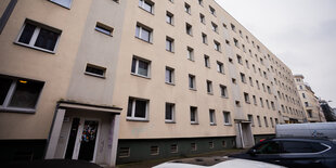 Das ehemals nahezu leerstehende und nun von Obdachlosen bewohnte Haus in der Habersaathstraße in Berlin-Mitte.