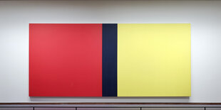 Von einem blauen Farbstreifen getrennte rote und gelbe Farbfelder: Barnett Newmans "Who's Afraid of Red, Yellow and Blue IV"