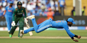 Cricket-Spielszene zwischen Indien und Bangladesch