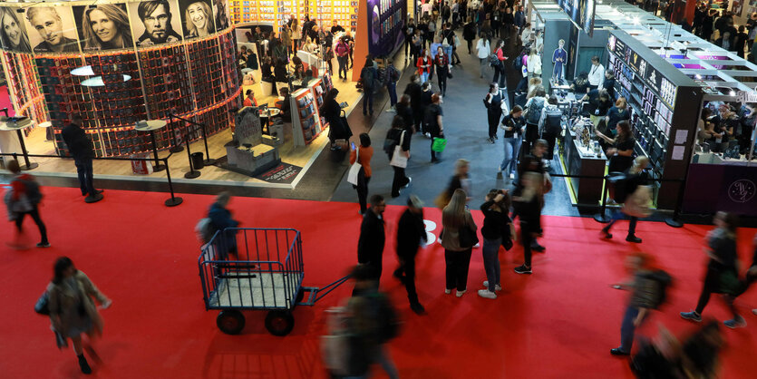 Blick in eine Halle der Frankfurter Buchmesse.