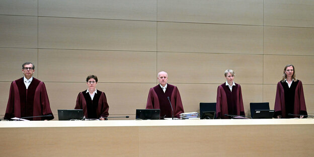 Das Dienstgericht beim Bundesgerichtshof Jan Gericke, Marion Harsdorf-Gebhardt, Rüdiger Pamp, Eva Menges und Claudia Fischer