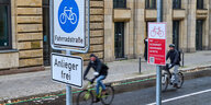 Schild "Fahrradstraße / Anlieger frei"