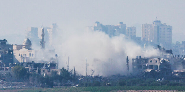 Rauch steigt über Gaza