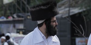 Ein orthodoxer Jude mit Pelzmütze