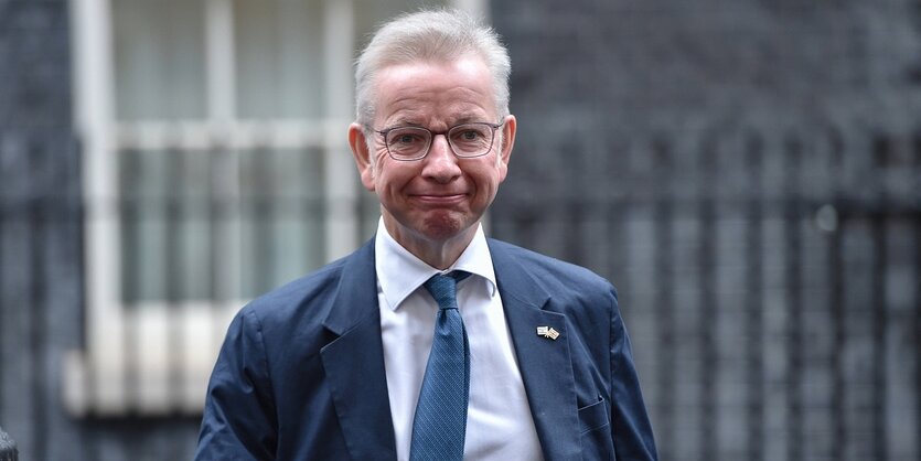 Michael Gove vor Downing Street 10