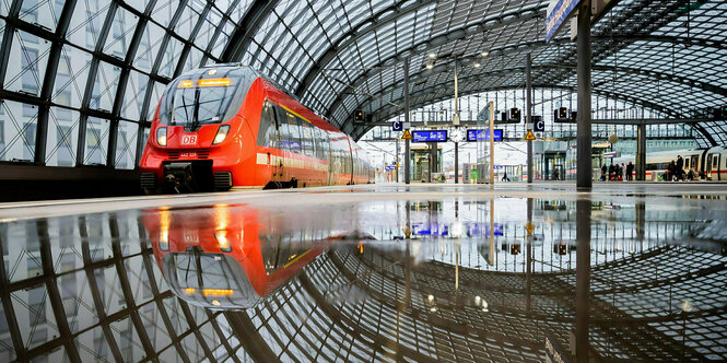 Ein Regionalzug im Hauptbahnhof