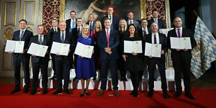 Ein Gruppenbild mit den Mitgliedern des bayerischen Kabinetts