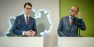Hendrik Wüst (l, CDU), Ministerpräsident von Nordrhein-Westfalen, und Friedrich Merz (CDU), CDU-Bundesvorsitzender