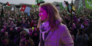 Greta Thunberg auf der Bühne in Amsterdam