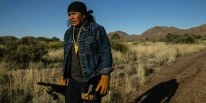 Wendsler Nosie Sr, ein ehemaliger Stammesvorsitzender der Apachen, ist unterwegs in Oak Flat