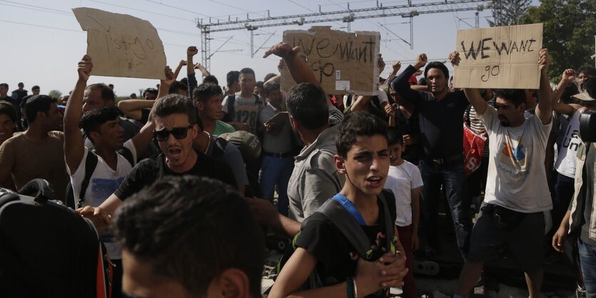 Flüchtlinge nahe der kroatischen Grenzstadt Tovarnik.