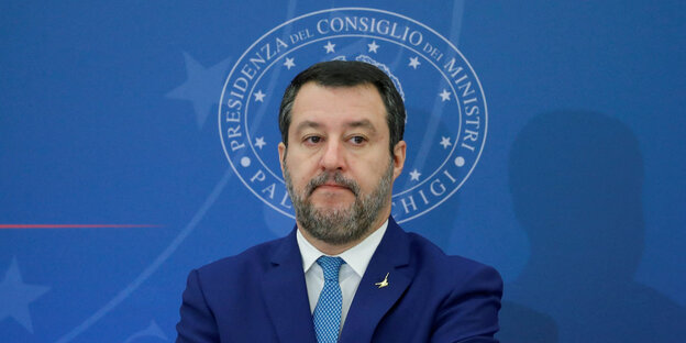 Infrastrukturminister Salvini bei einer Pressekonferenz.
