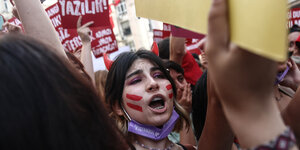 Frauen protestieren für die Istanbul-Konvention