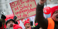 In Hamburg gingen im Dezember Lehrer auf di Straße, um für bessere Arbeitsbedingungen zu streiken