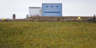 Gebäude des AKW Hinkley Point A und B.