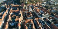 Pirna aus der Luft gesehen mit dem Rathaus und der Marienkirche