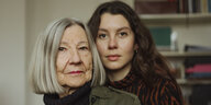 Doppelportät der Autorin mit ihrer Großmutter