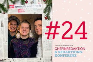 Die Chefinnenredaktion der taz - Barbara Junge, Katrin Gottschalk und Ulrike Winkelmann - sitzen in der geöffneten Tür.