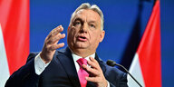 Viktor Orban gestikuliert beim Sprechen