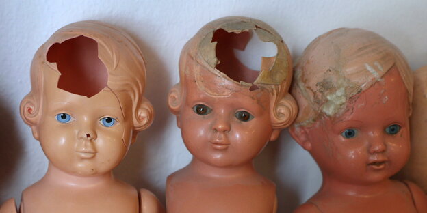 Puppen mit kaputten Köpfen