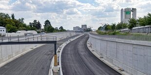 Eine im Bau befindliche Autobahn