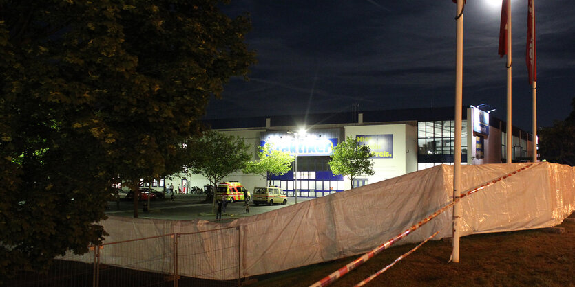 Die Flüchtlingsunterkunft in einem ehemaligen Baumarkt in Heidenau