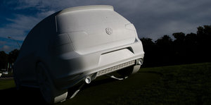 Überdimensionierter VW Golf in Niedersachsen