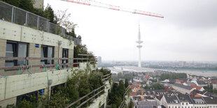 Blick vom Bunkerdach auf den Hamburger Fernsehturm