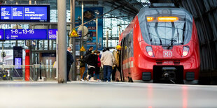 Regionalzug im Berliner Hauptbahnhof