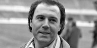 Schwarz-weiß-Portrait von Franz Beckenbauer
